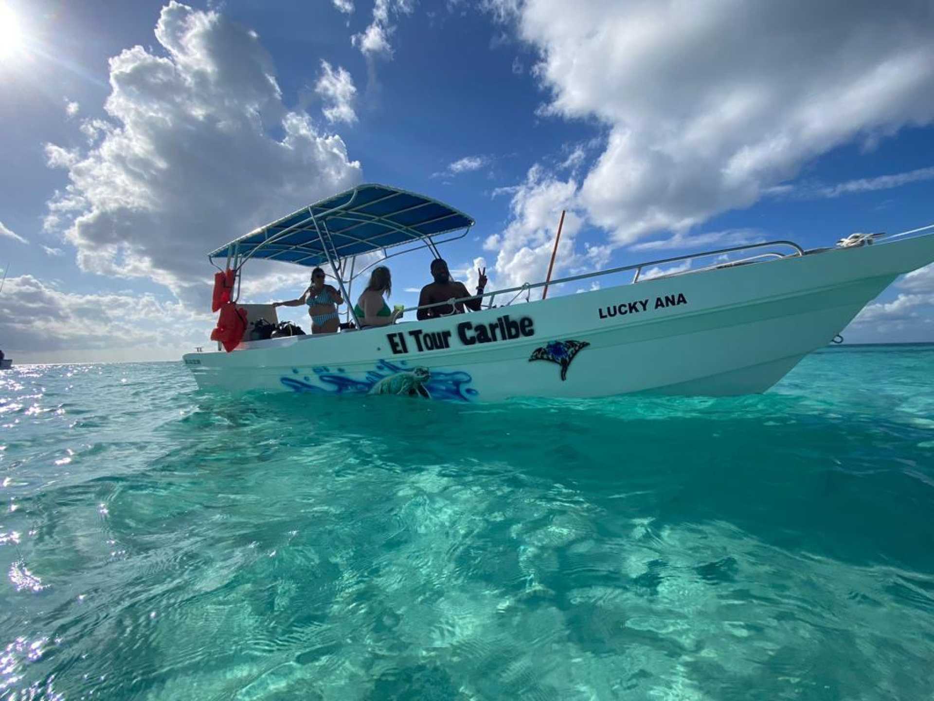 small boat charter lucky ana